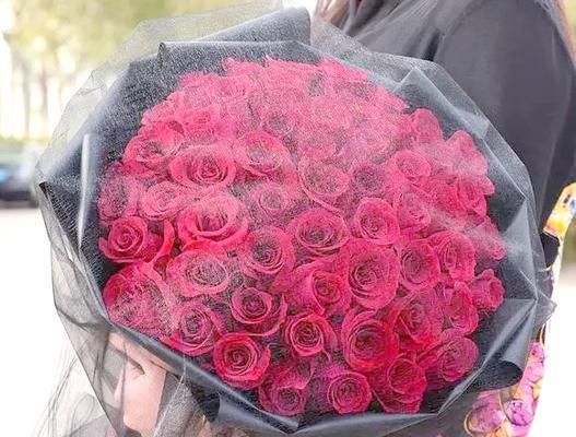 99朵玫瑰花代表什么？红色玫瑰花的含义是什么？