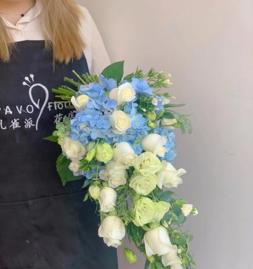 手捧花绣球花代表什么？绣球花的寓意是什么？