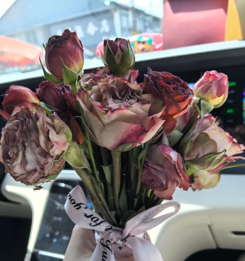 手捧花表白的意义是什么？捧花过程有何特别？