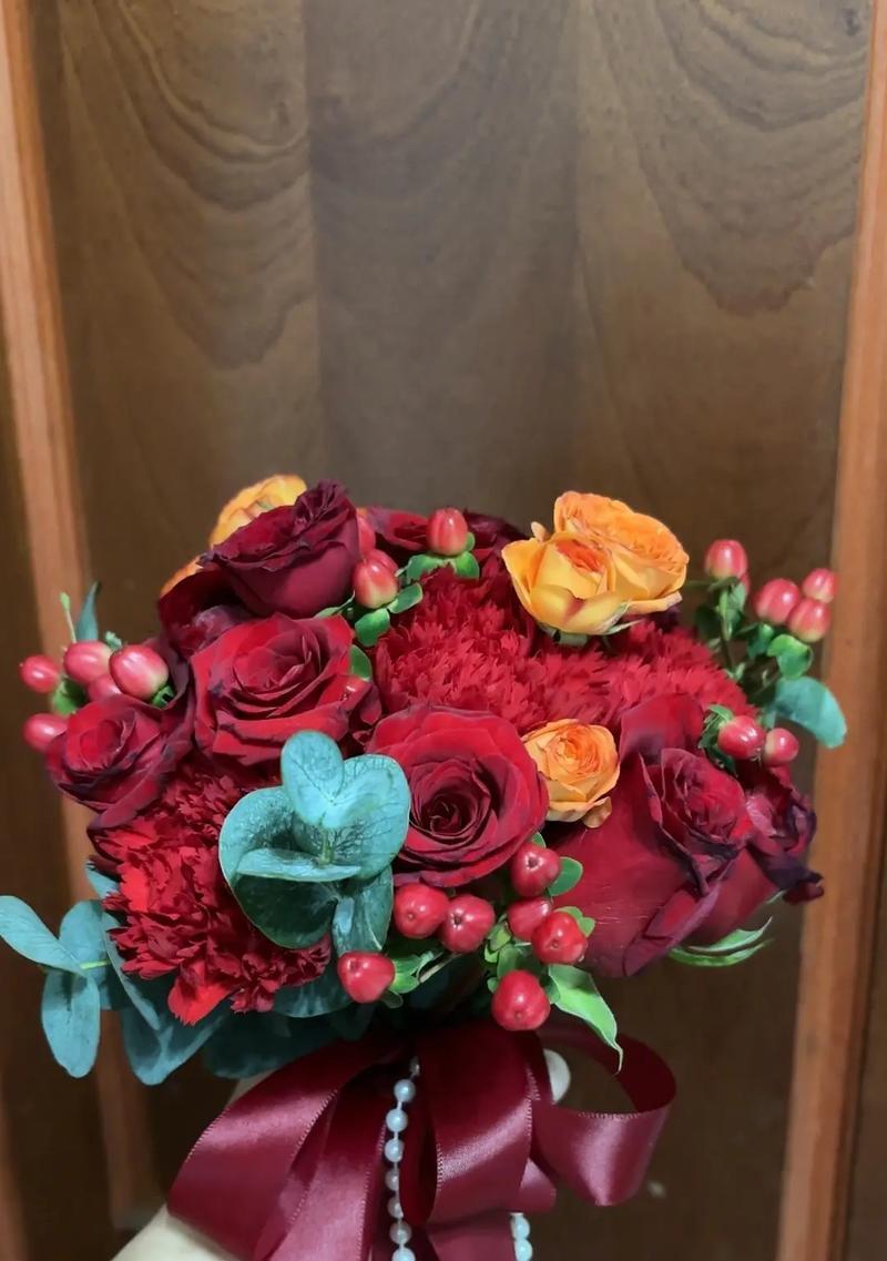 送手捧花的意义是什么？它们代表了哪些情感？