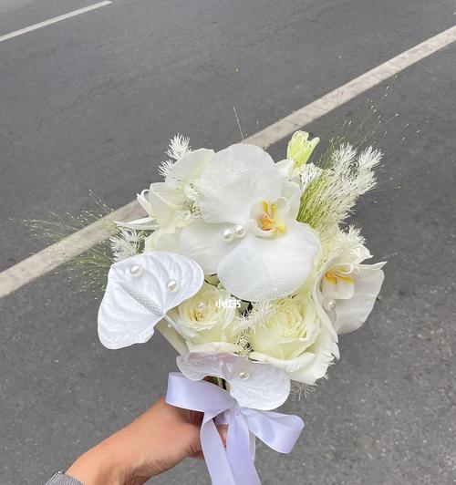 白色手捧花代表了什么？