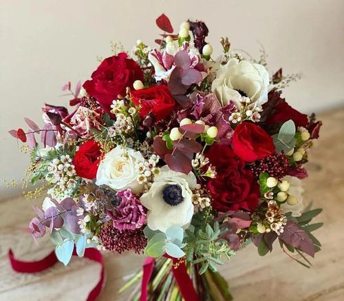 杂花手捧花有何含义和寓意？它的象征是什么？