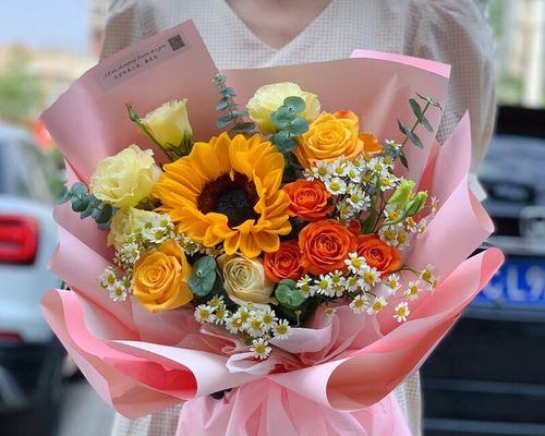 两朵黄色玫瑰花的寓意是什么？黄色玫瑰花代表什么含义？