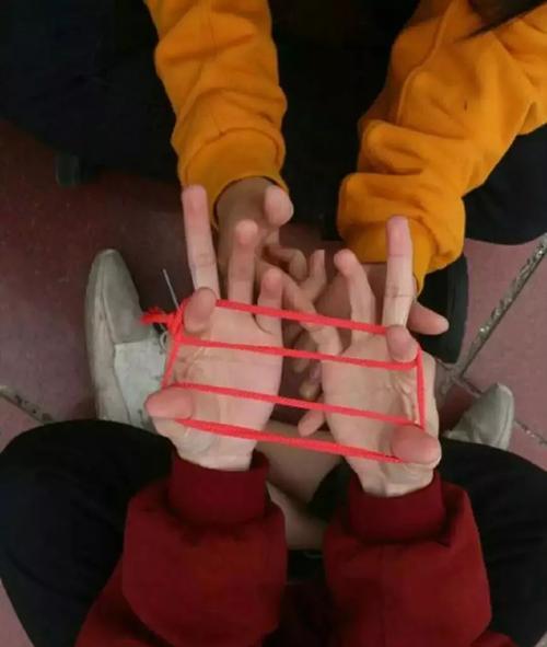 翻花绳对老人和孩子有何意义？它象征着什么？