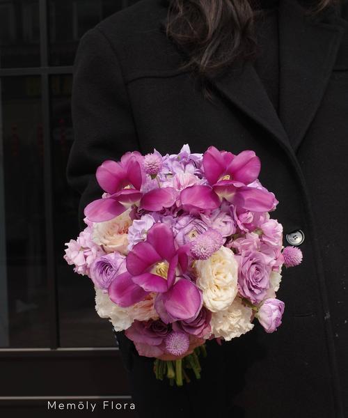 紫蓝色手捧花在婚礼中象征什么？