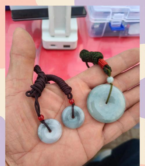 花平安扣的寓意是什么？它象征着什么？