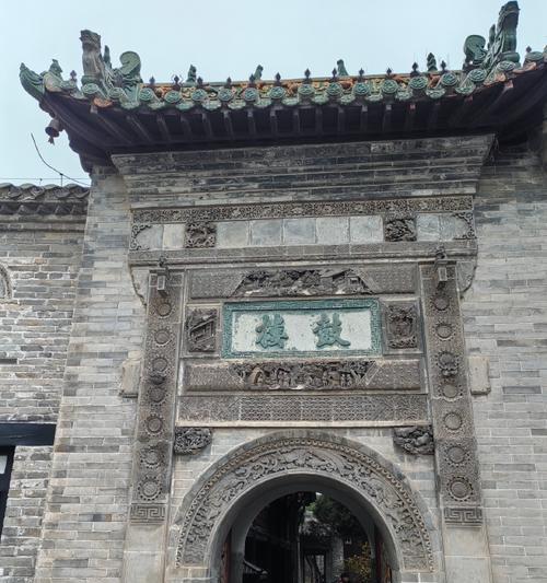 花戏楼的历史文化意义何在？它代表了什么？