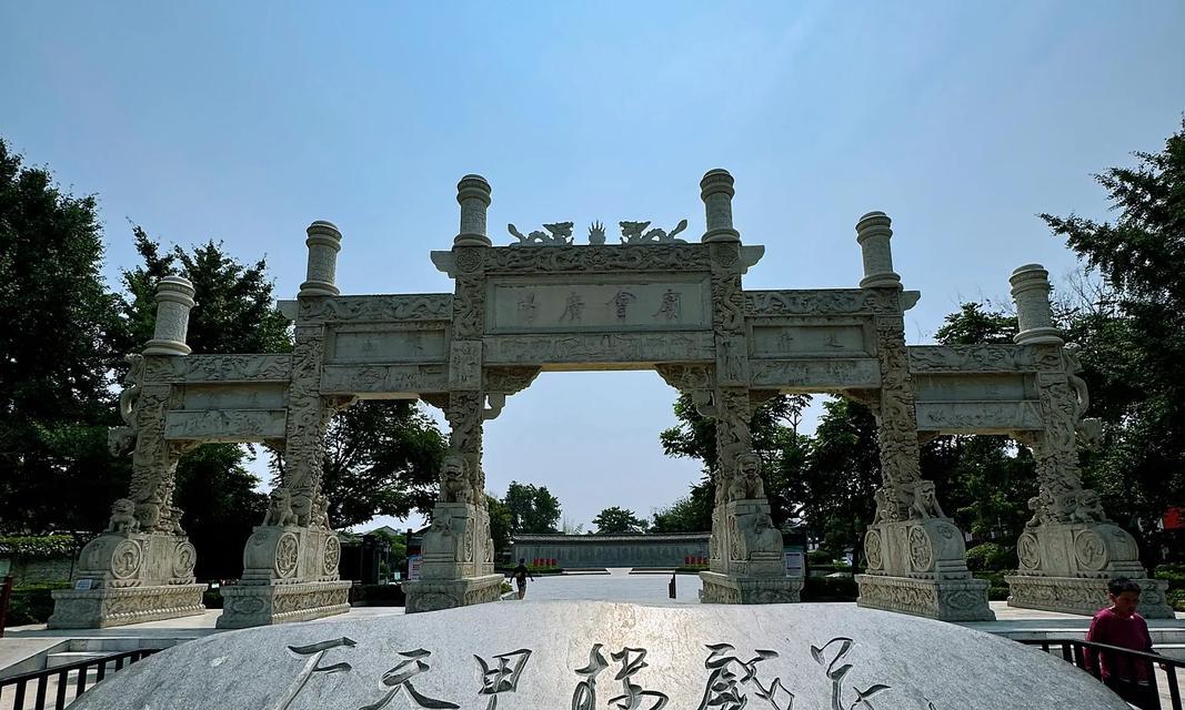 花戏楼的历史文化意义何在？它代表了什么？