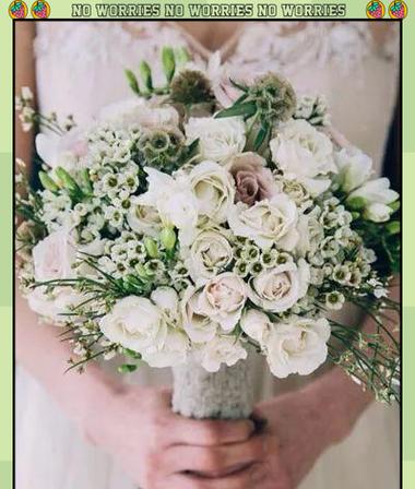 送结婚朋友手捧花的意义是什么？它在婚礼中的象征是什么？
