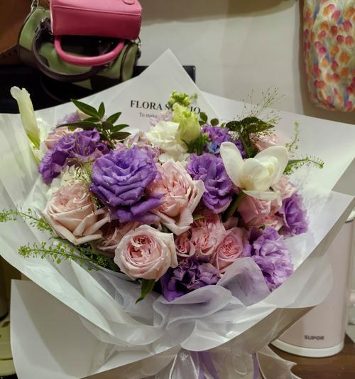 手捧花三束合一代表什么？花束组合的寓意是什么？