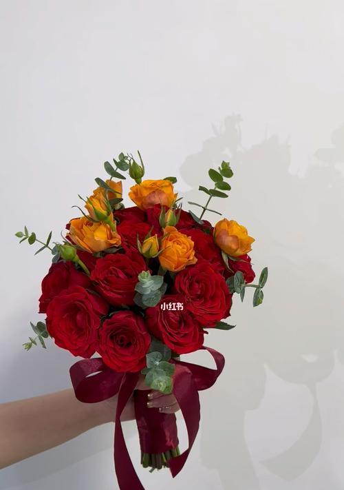 九支玫瑰手捧花代表什么？手捧花九支玫瑰的寓意是什么？