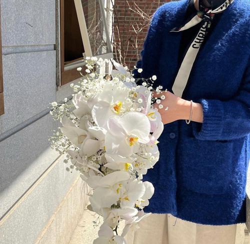带大葱的手捧花寓意什么？这种组合有何特殊含义？