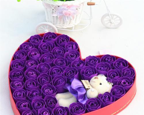 紫色玫瑰花吊坠代表什么？吊坠的花语有哪些？