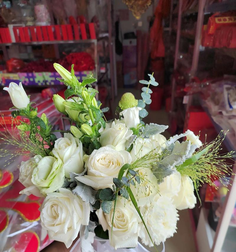 手捧花传递着的寓意是什么？它在不同场合的意义有何不同？