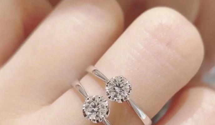 手捧花与六爪龙的寓意是什么？它们象征着什么？