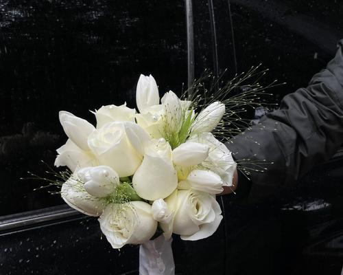 郁金香手捧花代表什么？婚礼上使用有何特殊意义？