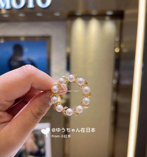 金色花手链通常象征着什么？