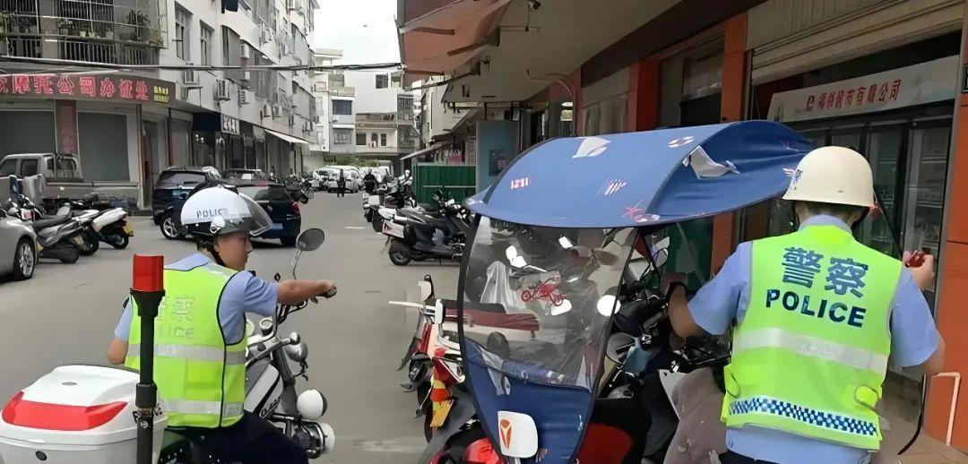 8月1日起，电动车、摩托车、三轮车上路“3禁2必须”，处罚明确