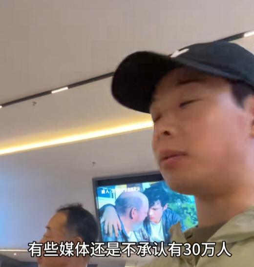 日本小伙带父亲游上海，看完《南京照相馆》气炸，公开跟日媒叫板