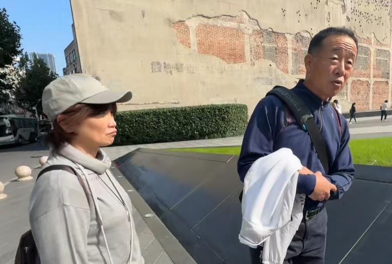 日本小伙带父亲游上海，看完《南京照相馆》气炸，公开跟日媒叫板