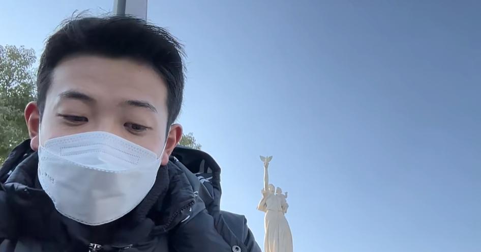 日本小伙带父亲游上海，看完《南京照相馆》气炸，公开跟日媒叫板