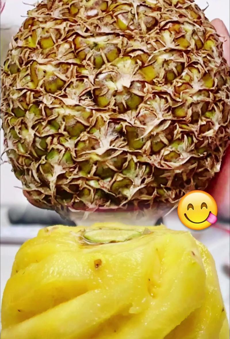 如何判断凤梨是否成熟？（从外观、气味、质地等方面，教你轻松辨别凤梨成熟度！）