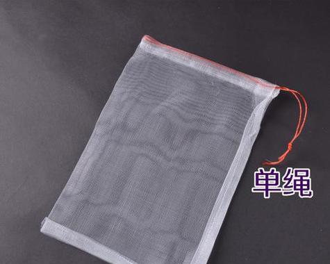 火龙果套袋技巧（正确套袋时间和方法，让火龙果更甜美）