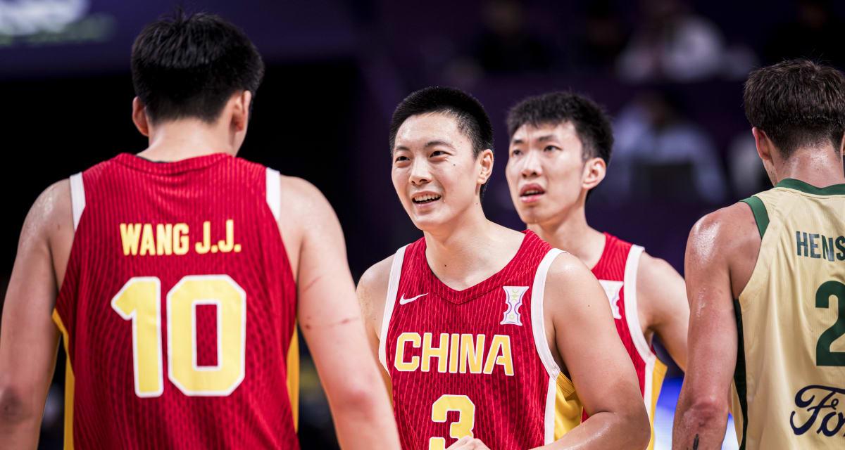 中国男篮1分憾负澳大利亚！胡明轩绝杀不中，全员造就3个不可思议