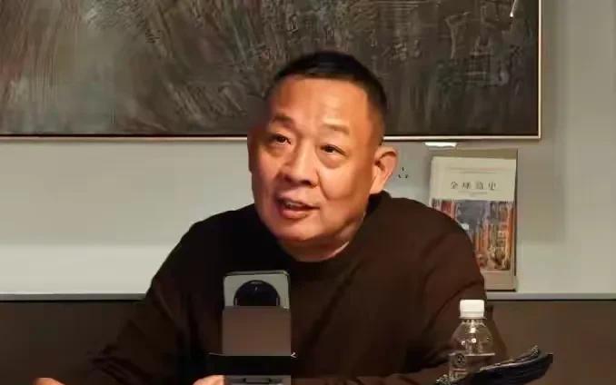 闹大了！胖东来全员工资上涨，最低工资9886元，网友却不淡定了