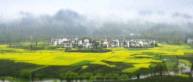 在农村，宁可在亲戚面前"装穷"，也别露富