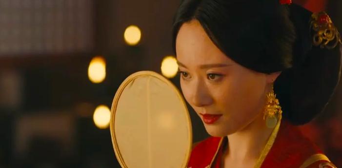 明明同一人，演完《生万物》再演《归队》，她演技太好差点没认出