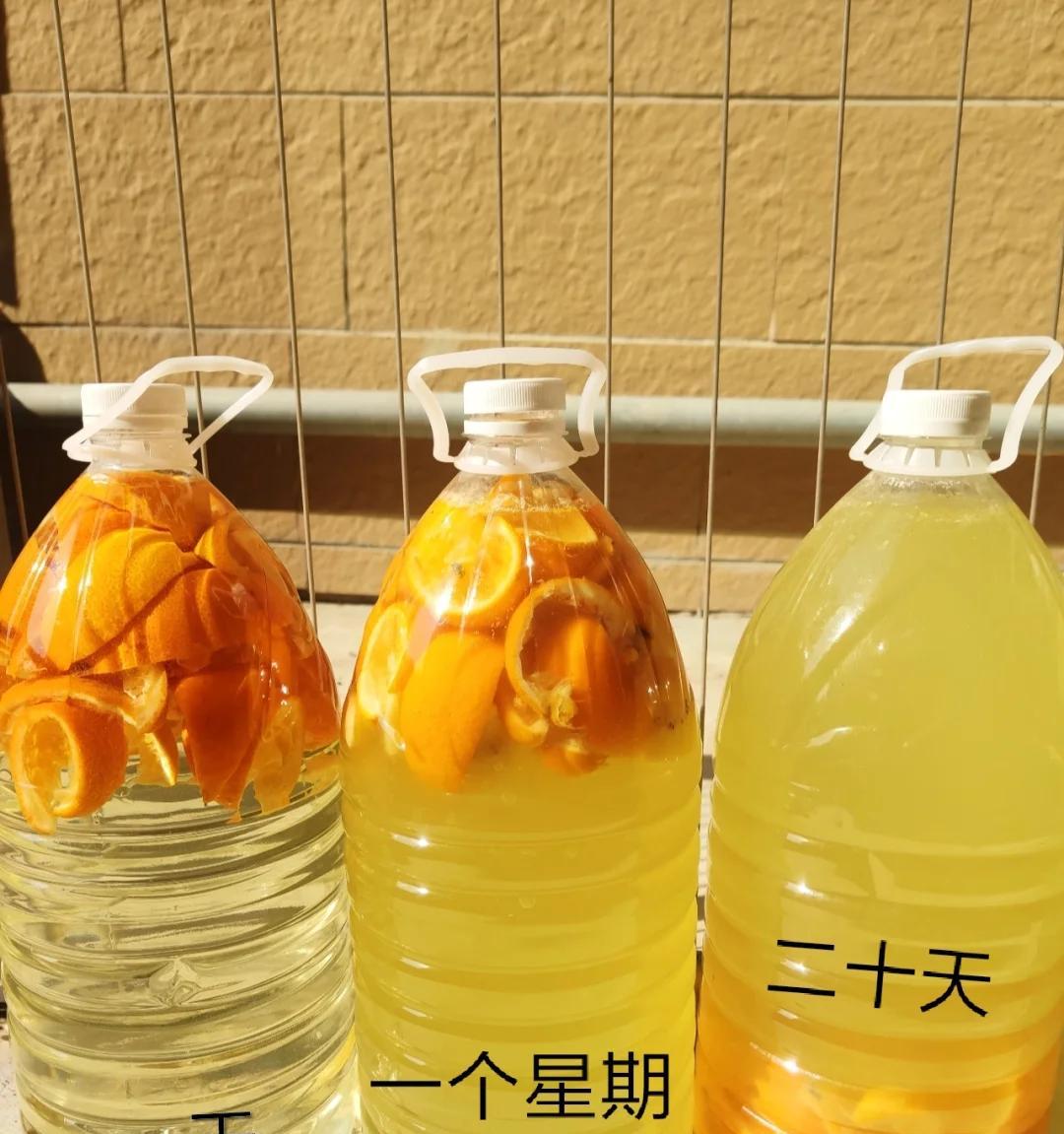 保安大叔因“捡业主扔的花”火了，心中有爱，眼中有光：好羡慕他