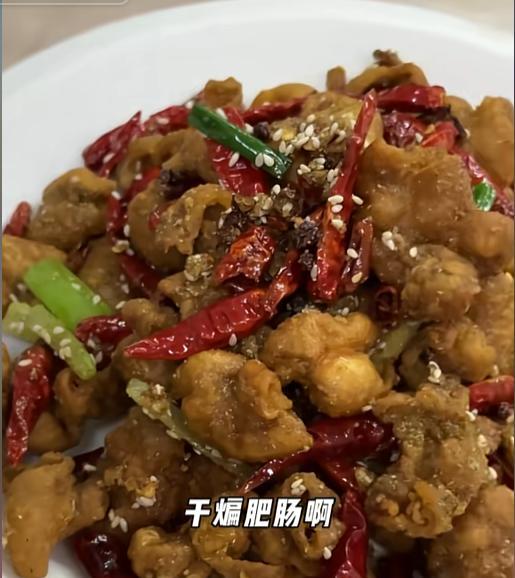 杨紫“弟弟”打卡武汉苍蝇馆，全程黑脸差评连连，网友：故意报复