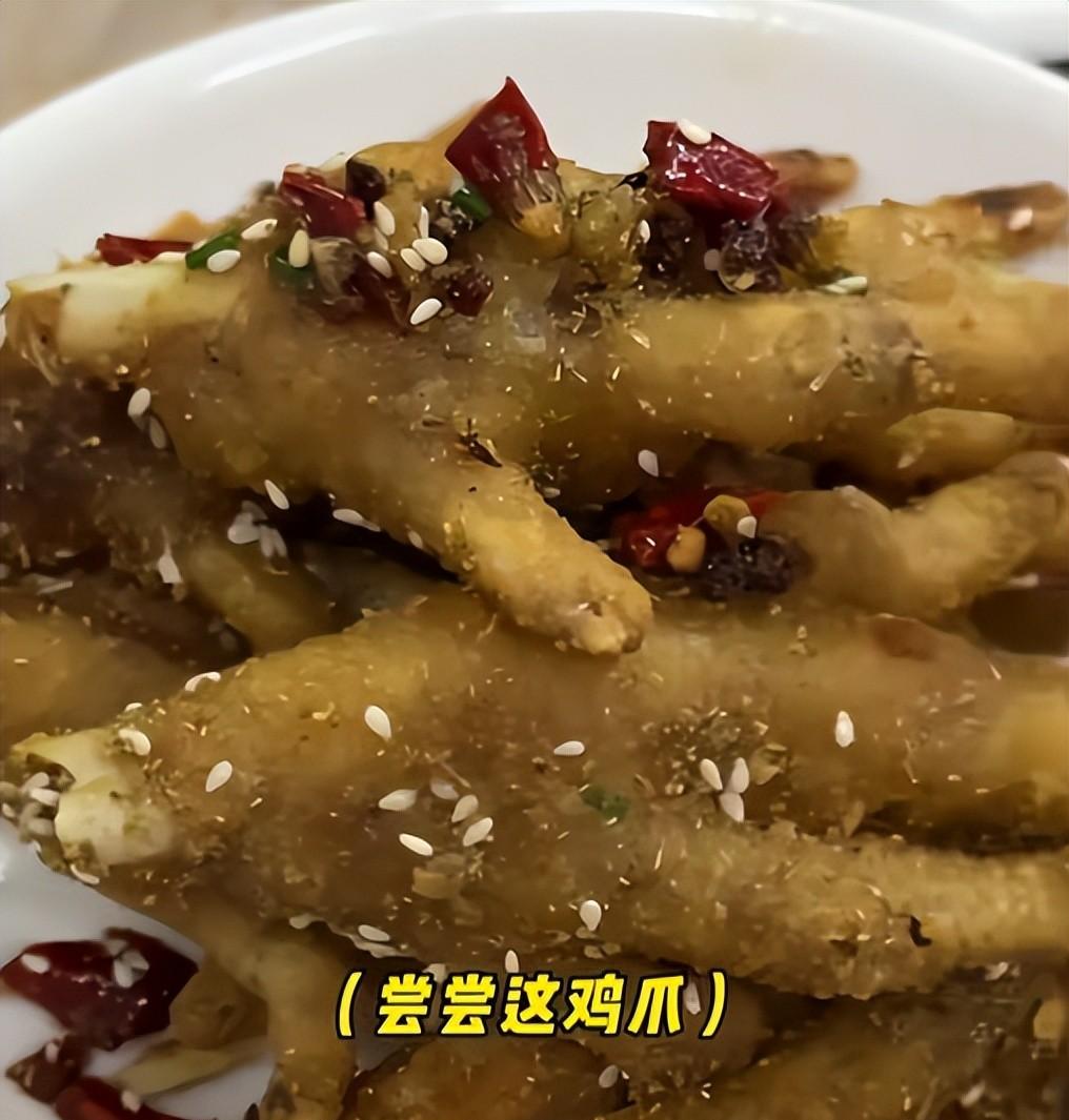 杨紫“弟弟”打卡武汉苍蝇馆，全程黑脸差评连连，网友：故意报复