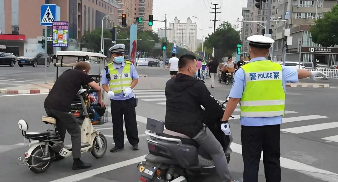 10月1日起，电动车、摩托车、三轮车“3禁4罚”新规，处罚明确了