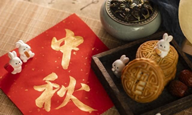 今年中秋节不一般，老话"中秋连寒路，五类人要躲秋″有啥说法？