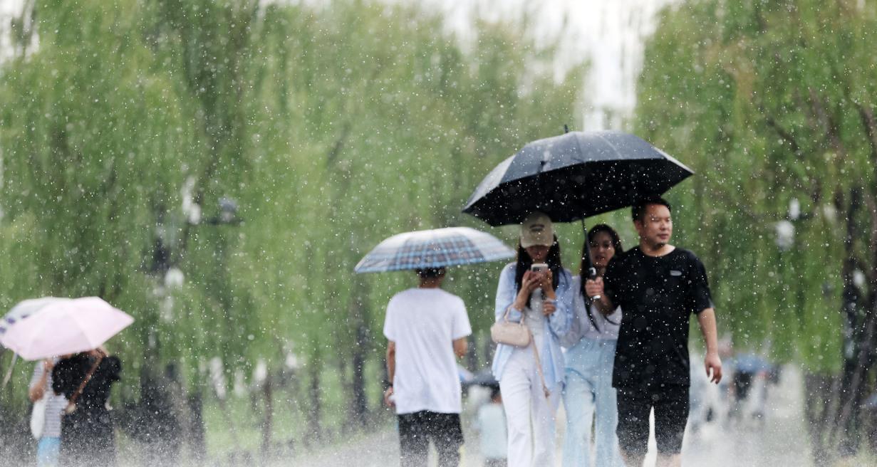 冷空气发威，冰雹暴雨超级大风都来了！今天起，高温天气将止