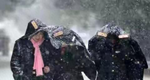 “秋分冷得怪，三九天气坏”，今日秋分，有啥说法？今冬把人冻哭