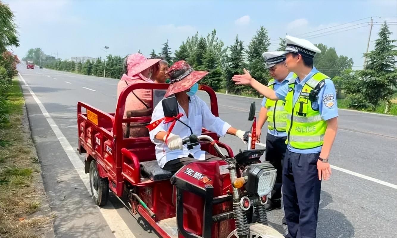 10月起，三、四轮车“五大严查”，违者罚款扣车，网友：早该管管