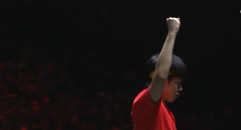 首秀3:0横扫！谁注意王楚钦比赛中两次被打断，赛后却连道感谢