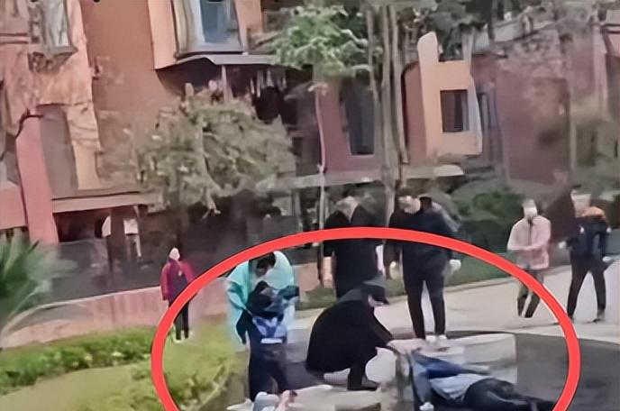 5岁男童触电身亡后续，开发商甩锅，其父亲坚持追责，网友不同情