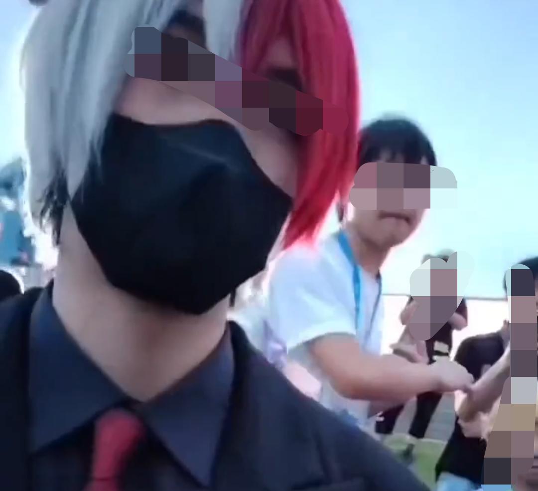 男子扮辱华角色后续，不认错还嘲讽，被扒惯犯，女友装日本人狡辩