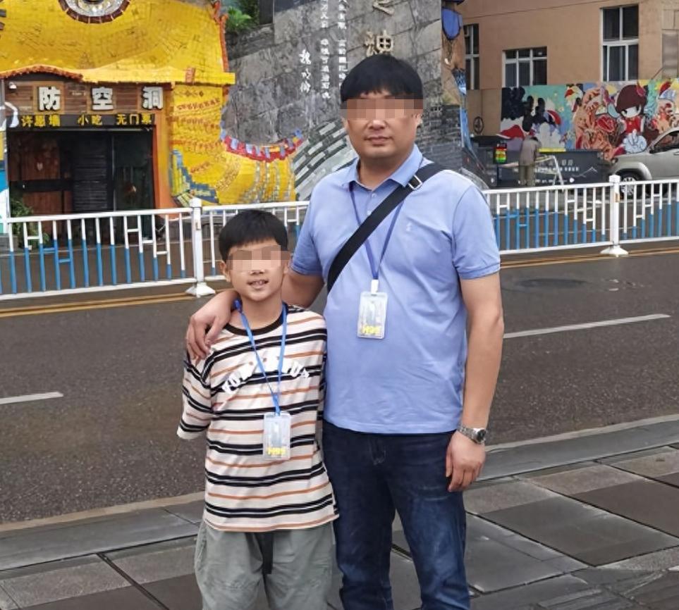 中秋夜悲剧：安徽11岁男孩意外离世，父亲抱遗体不敢碰脸死因曝光