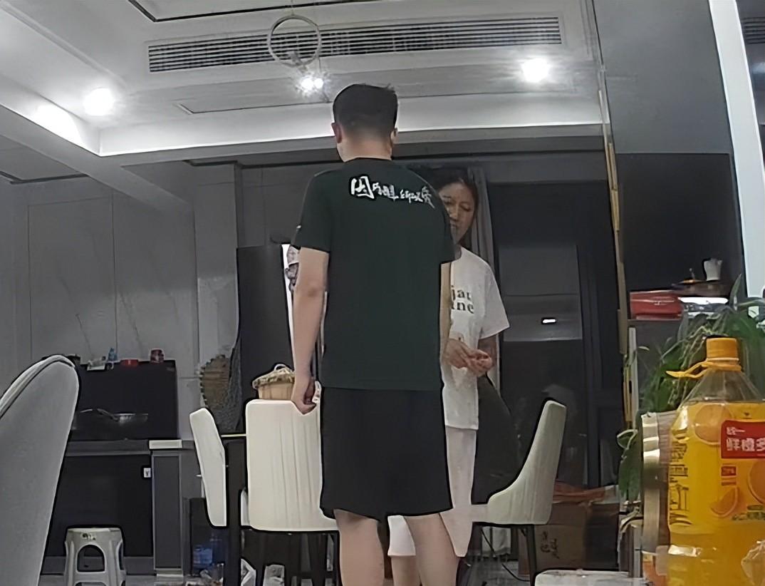 男子骂哭刚引产的老婆，拍桌怒吼摔碗，原因曝光，难怪留不住孩子