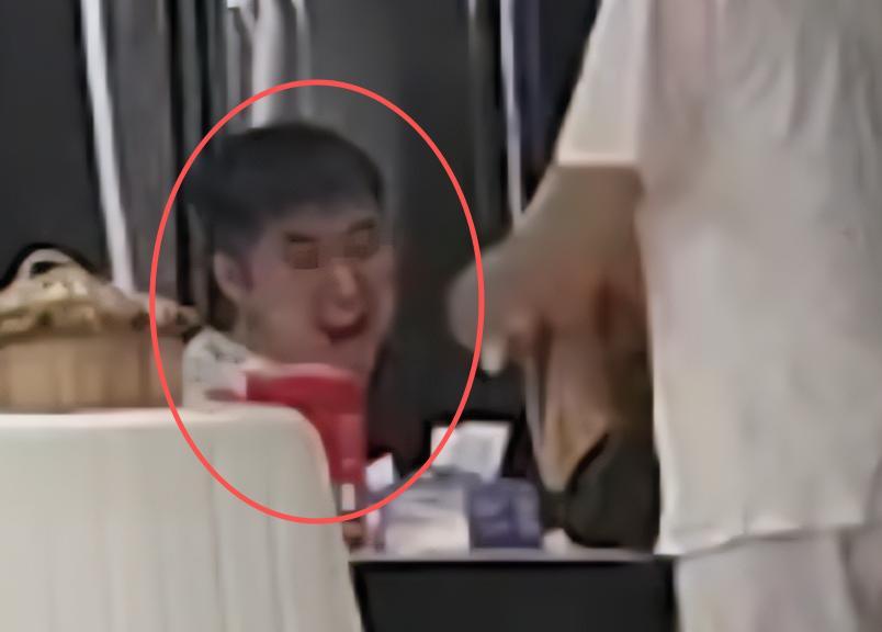 男子骂哭刚引产的老婆，拍桌怒吼摔碗，原因曝光，难怪留不住孩子