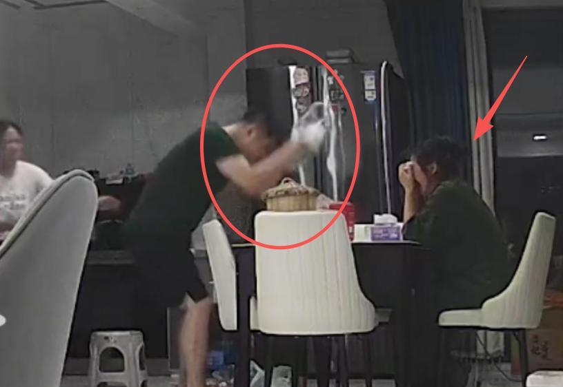 男子骂哭刚引产的老婆，拍桌怒吼摔碗，原因曝光，难怪留不住孩子