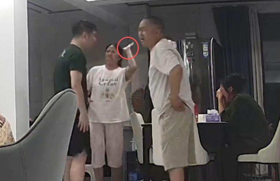 男子骂哭刚引产的老婆，拍桌怒吼摔碗，原因曝光，难怪留不住孩子