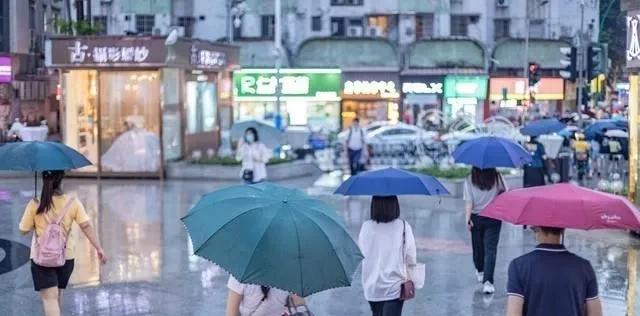 台风“风神”路径锁定：19日穿吕宋岛进南海，未来三天雨雪风齐上