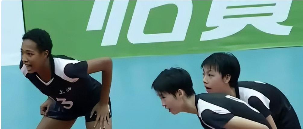 中国女排惊现黑人少女，16岁1米88身体天赋出众，或成未来门面？
