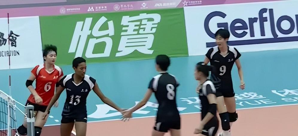中国女排惊现黑人少女，16岁1米88身体天赋出众，或成未来门面？